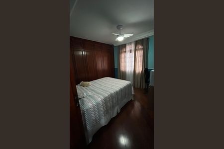 Casa à venda com 248m², 4 quartos e 2 vagas Casa à venda com 248m², 4 quartos e 2 vagasQuarto