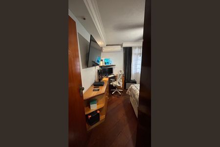 Casa à venda com 248m², 4 quartos e 2 vagas Casa à venda com 248m², 4 quartos e 2 vagasQuarto