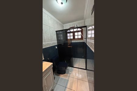 Casa à venda com 248m², 4 quartos e 2 vagas Casa à venda com 248m², 4 quartos e 2 vagasBanheiro