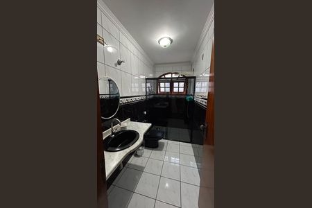 Casa à venda com 248m², 4 quartos e 2 vagas Casa à venda com 248m², 4 quartos e 2 vagasBanheiro