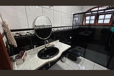 Casa à venda com 248m², 4 quartos e 2 vagas Casa à venda com 248m², 4 quartos e 2 vagasBanheiro