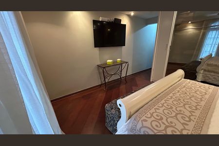Casa à venda com 248m², 4 quartos e 2 vagas Casa à venda com 248m², 4 quartos e 2 vagasQuarto