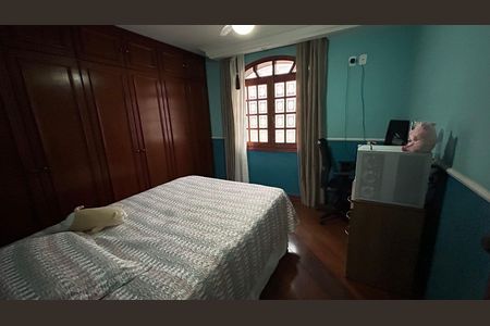 Casa à venda com 248m², 4 quartos e 2 vagas Casa à venda com 248m², 4 quartos e 2 vagasQuarto