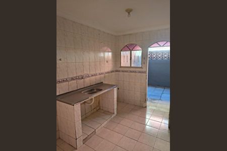 Cozinha de casa de condomínio para alugar com 2 quartos, 54m² em Ponto Chic, Nova Iguaçu