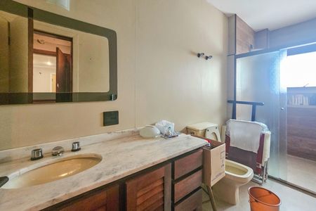 Apartamento para alugar com 186m², 4 quartos e 2 vagas