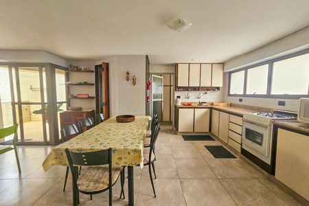 Apartamento para alugar com 186m², 4 quartos e 2 vagas