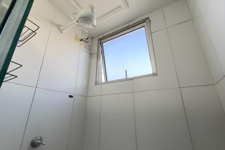 Banheiro de apartamento para alugar com 2 quartos, 45m² em Água Chata, Guarulhos