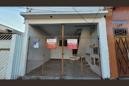 Fachada de casa à venda com 5 quartos, 250m² em Parque São Lucas, São Paulo