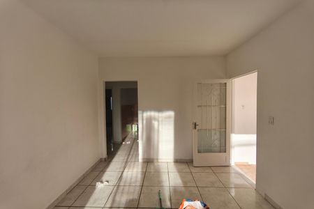 Sala de casa para alugar com 2 quartos, 120m² em Jardim Ipaussurama, Campinas