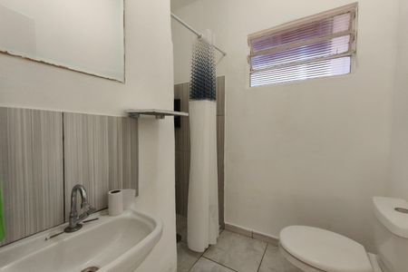 Casa para alugar com 120m², 2 quartos e 1 vaga Casa para alugar com 120m², 2 quartos e 1 vagaBanheiro