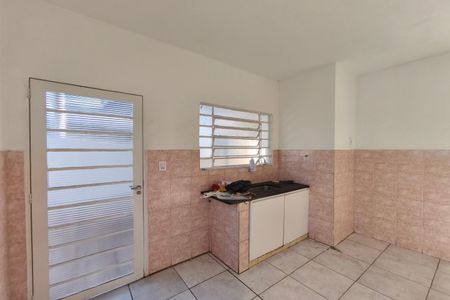 Cozinha de casa para alugar com 2 quartos, 120m² em Jardim Ipaussurama, Campinas