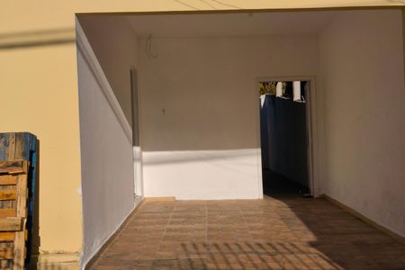 Quintal - Garagem de casa para alugar com 2 quartos, 120m² em Jardim Ipaussurama, Campinas