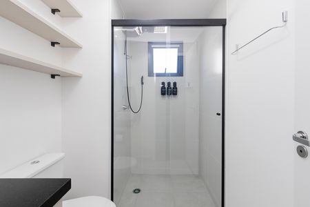 Banheiro de apartamento para alugar com 1 quarto, 30m² em Santo Amaro, São Paulo
