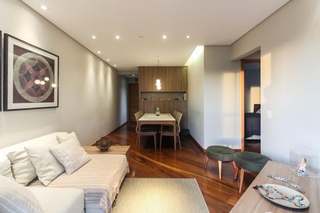 Sala  de apartamento à venda com 2 quartos, 64m² em Vila Azevedo, São Paulo