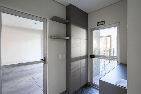 Apartamento à venda com 140m², 2 quartos e 2 vagas Apartamento à venda com 140m², 2 quartos e 2 vagasHall social
