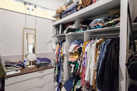 Apartamento à venda com 140m², 2 quartos e 2 vagas Apartamento à venda com 140m², 2 quartos e 2 vagasCloset da suíte