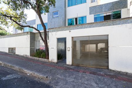 Apartamento à venda com 140m², 2 quartos e 2 vagas Apartamento à venda com 140m², 2 quartos e 2 vagasFachada