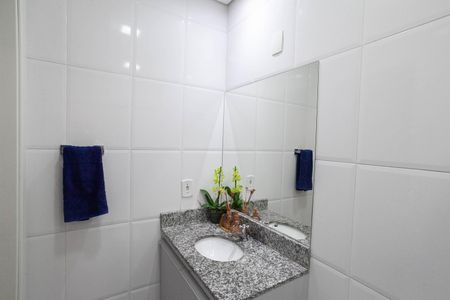 Apartamento à venda com 140m², 2 quartos e 2 vagas Apartamento à venda com 140m², 2 quartos e 2 vagasBanheiro social
