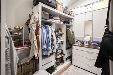 Apartamento à venda com 140m², 2 quartos e 2 vagas Apartamento à venda com 140m², 2 quartos e 2 vagasCloset da suíte