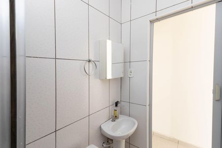 Banheiro de casa para alugar com 1 quarto, 55m² em Vila Maria Alta, São Paulo