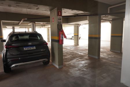 Área comum - garagem de apartamento para alugar com 1 quarto, 58m² em Centro, São Carlos