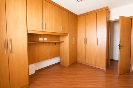 Apartamento à venda com 47m², 2 quartos e 1 vaga Apartamento à venda com 47m², 2 quartos e 1 vagaDormitório 2