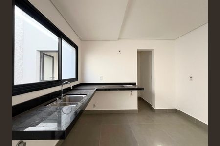 Cozinha de casa de condomínio à venda com 3 quartos, 168m² em Chácara Primavera, Campinas