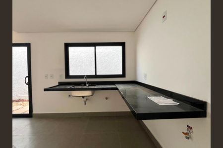 Cozinha de casa de condomínio à venda com 3 quartos, 168m² em Chácara Primavera, Campinas