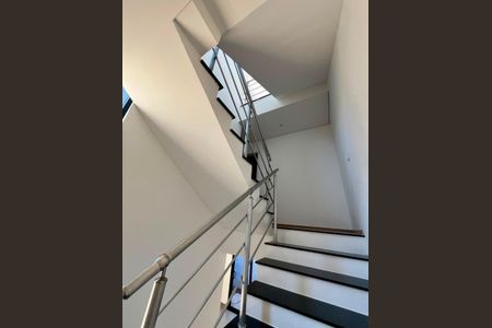Escada de casa de condomínio à venda com 3 quartos, 168m² em Chácara Primavera, Campinas