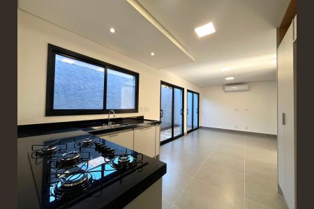 Cozinha de casa de condomínio à venda com 3 quartos, 168m² em Chácara Primavera, Campinas