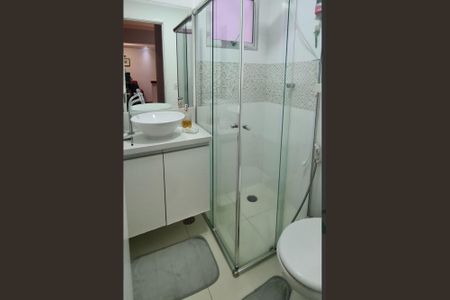 Banheiro de apartamento à venda com 2 quartos, 42m² em Vila Tupi, Várzea Paulista