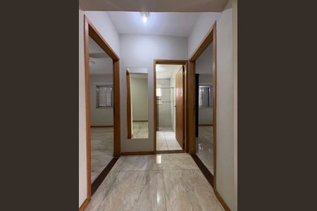 Corredor de casa para alugar com 2 quartos, 80m² em Vila Baruel, São Paulo