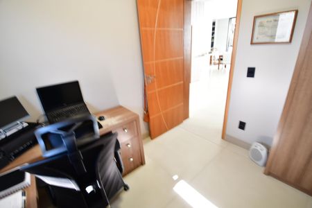 Escritório de casa à venda com 4 quartos, 300m² em Parque Alto Taquaral, Campinas