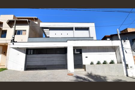 Fachada de casa à venda com 4 quartos, 300m² em Parque Alto Taquaral, Campinas