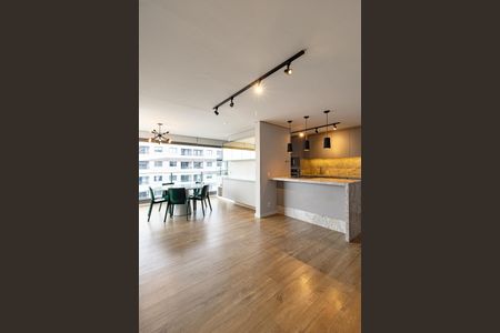 Apartamento à venda com 83m², 2 quartos e 2 vagas Apartamento à venda com 83m², 2 quartos e 2 vagasSala de Jantar