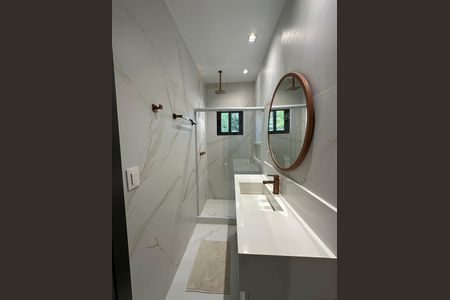 Casa para alugar com 600m², 4 quartos e 6 vagas Casa para alugar com 600m², 4 quartos e 6 vagasBanheiro