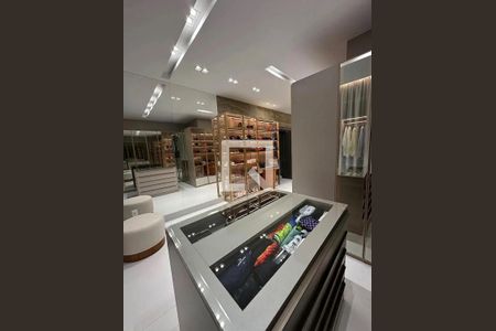 Casa para alugar com 600m², 4 quartos e 6 vagas Casa para alugar com 600m², 4 quartos e 6 vagasCloset