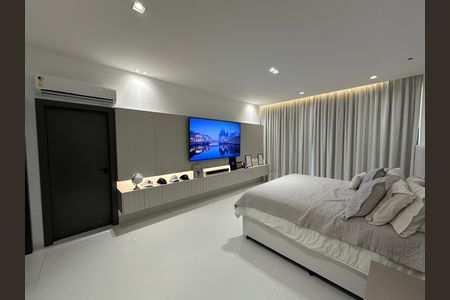 Casa para alugar com 600m², 4 quartos e 6 vagas Casa para alugar com 600m², 4 quartos e 6 vagasQuarto