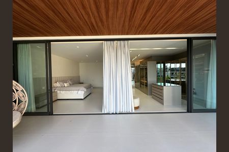 Casa para alugar com 600m², 4 quartos e 6 vagas Casa para alugar com 600m², 4 quartos e 6 vagasQuarto
