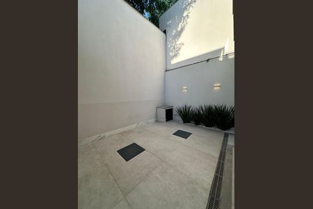 Casa para alugar com 600m², 4 quartos e 6 vagas Casa para alugar com 600m², 4 quartos e 6 vagasÁrea Externa
