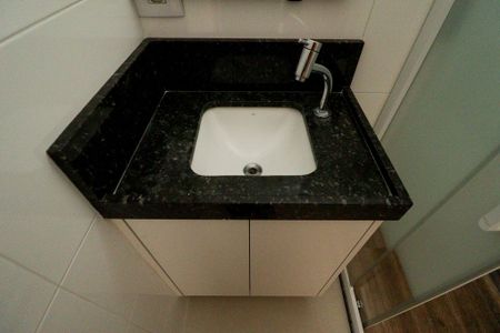 Apartamento para alugar com 51m², 2 quartos e sem vagaBanheiro