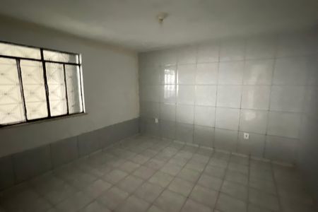 Quarto de casa para alugar com 1 quarto, 50m² em São Bento, Duque de Caxias