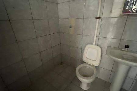 Banheiro de serviço de casa para alugar com 2 quartos, 50m² em São Bento, Duque de Caxias