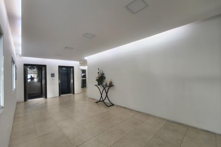 Hall de entrada de apartamento para alugar com 2 quartos, 95m² em Canto do Forte, Praia Grande