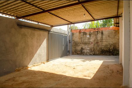 Garagem de casa à venda com 3 quartos, 66m² em Jardim Olimpico, Goiânia