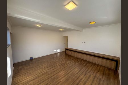 Casa à venda com 5 quartos, 300m² em Vila Monumento, São Paulo