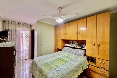 Casa à venda com 100m², 2 quartos e 2 vagas Casa à venda com 100m², 2 quartos e 2 vagasQuarto suíte 2
