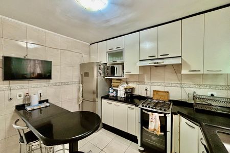 Casa à venda com 100m², 2 quartos e 2 vagas Casa à venda com 100m², 2 quartos e 2 vagasCozinha