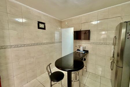 Casa à venda com 100m², 2 quartos e 2 vagas Casa à venda com 100m², 2 quartos e 2 vagasCozinha