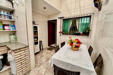 Casa à venda com 100m², 2 quartos e 2 vagas Casa à venda com 100m², 2 quartos e 2 vagasÁrea de serviço